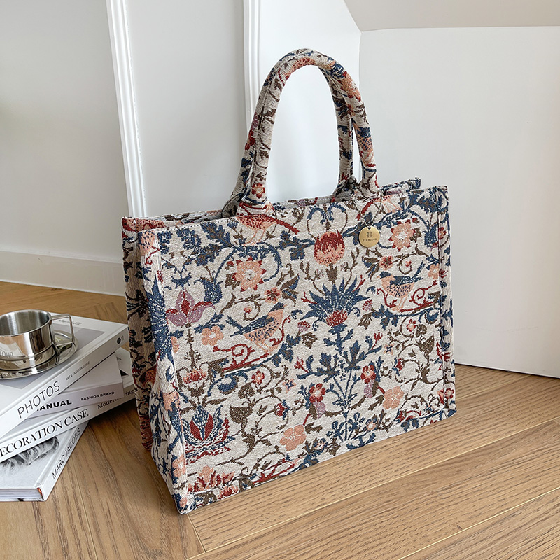 Kadınlar için büyük kapasiteli - Luxury Bags Made In Italy incelemesi ve fiyatı